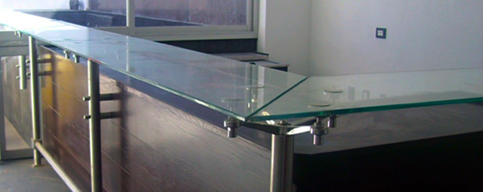 Trabajos Especiales-Vidrio para mesa recepcion.jpg - Aluminio Integral Potosino (AIP)